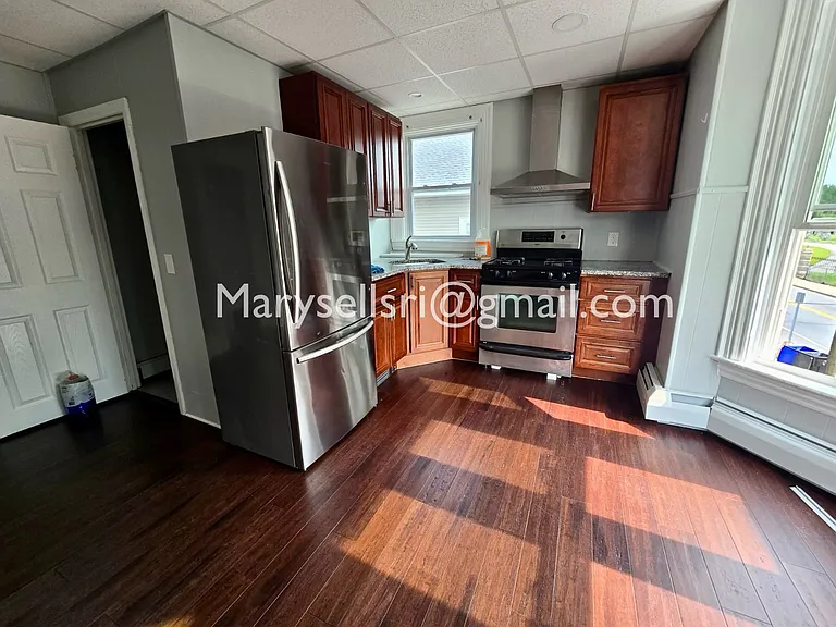 991 Lonsdale Ave #2F — Photo 3