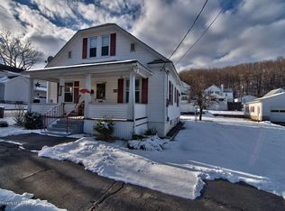 401 Depew Ave, Mayfield, PA 18433