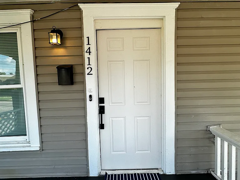 1412 E 10th St #1412 — Photo 2