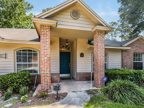 3rd image of 261 Clover Ct