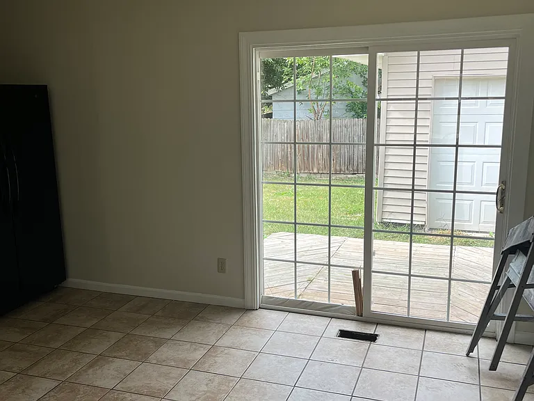 2804 Willowpark Dr — Photo 4