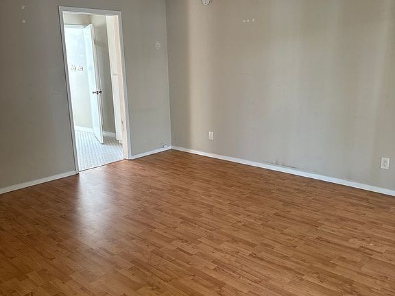 4th image of 4052 Iowa St APT 6