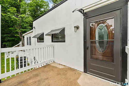 399 Hawthorne Ave Photo 1