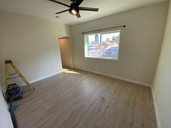4th image of 2225 Branden St