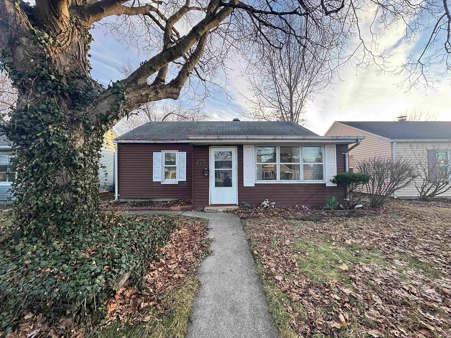 209 E Edgar Ave photo 1