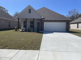 825 Ahoy Dr, Biloxi, MS 39532