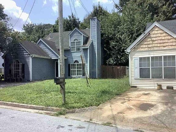 2nd image of 606 Rays Ln SE