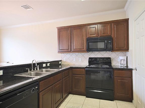 5th image of 260 Forest Dr