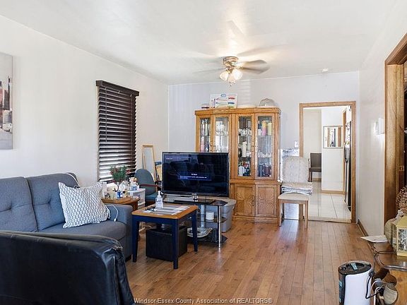 5th image of 1172 Marion Ave