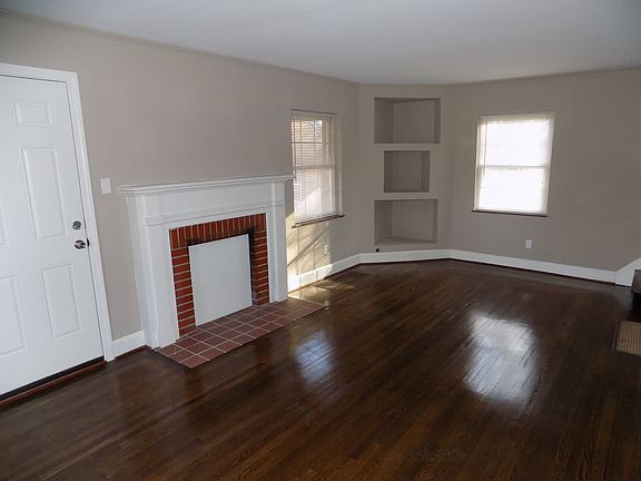 3rd image of 3283 Renfro Ave