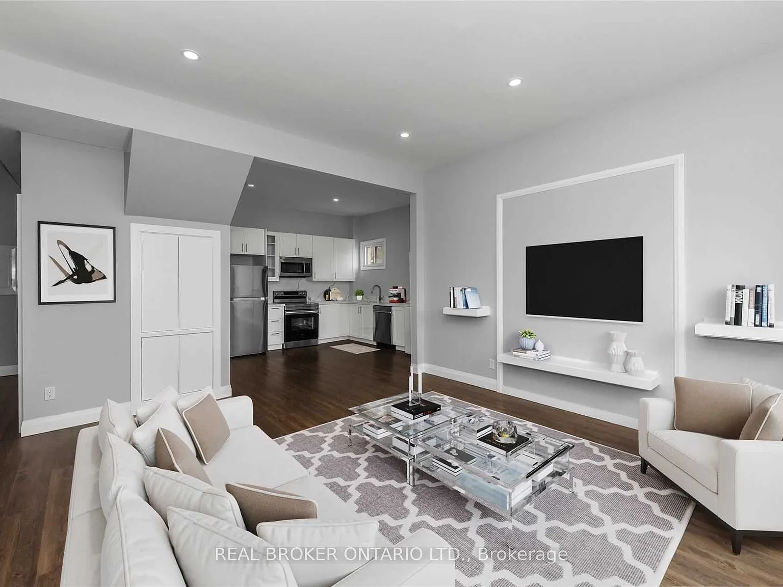 3 bed, $2,200 — Photo 1