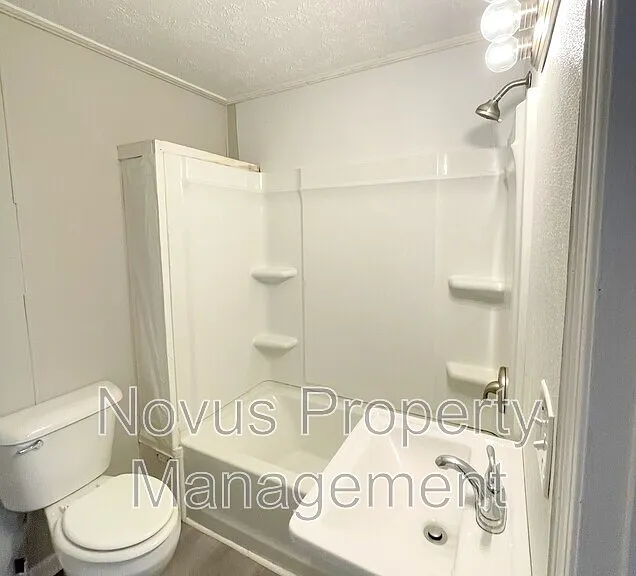 110 Austin Cir — Photo 12