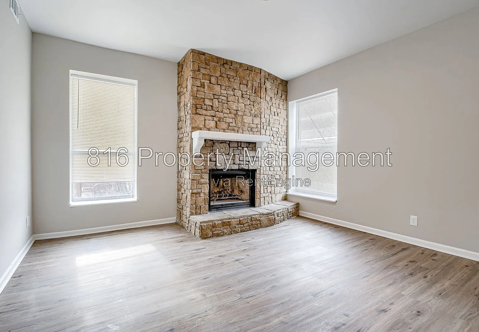 2 bed, 1.0 bath, 800 sqft, $975 — Photo 1
