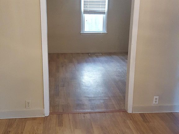 5th image of 423 15th Ave S #B