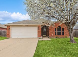 7319 Fossil Hill Dr, Arlington, TX 76002