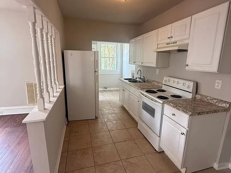 3208 5th Ave — Photo 7