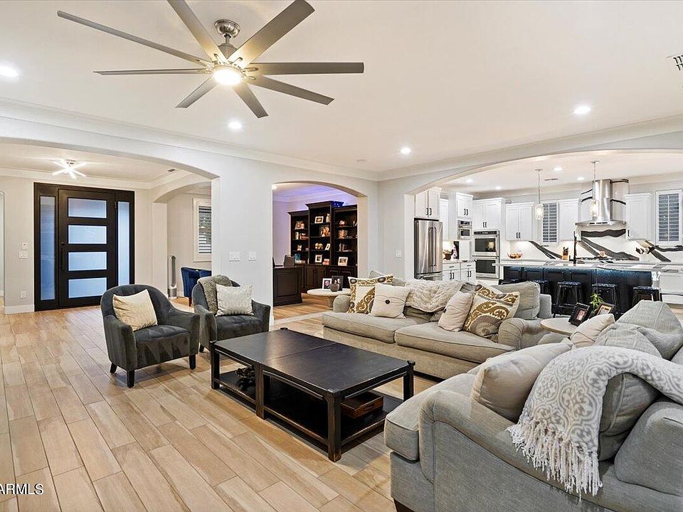 1st image of 2852 E REDWOOD Place