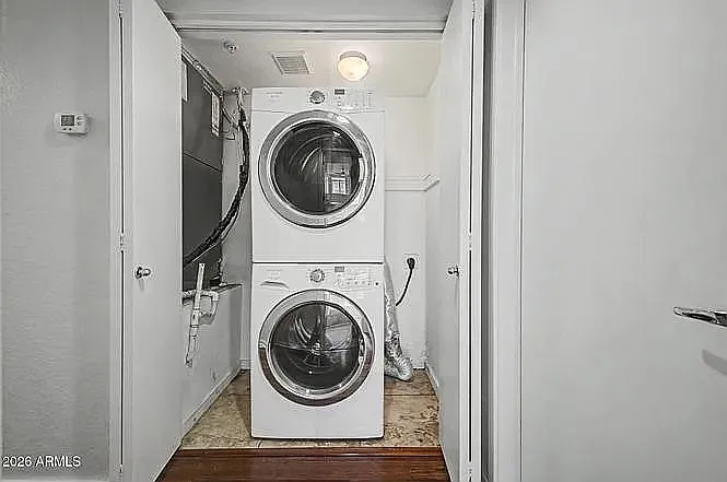 3 bed, 1100 sqft, $2,295 — Photo 4