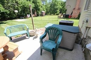 3rd image of 7000 Blackoak Dr