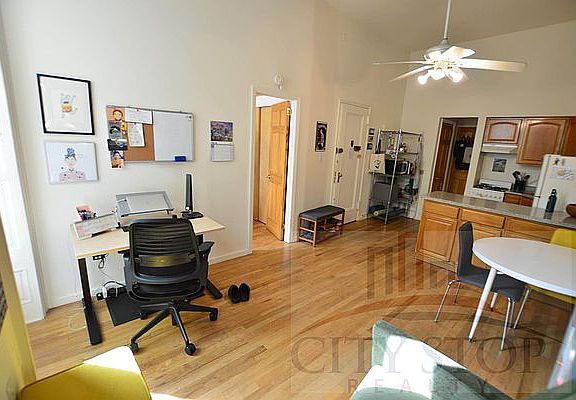 3rd image of 49 W 74th St APT D
