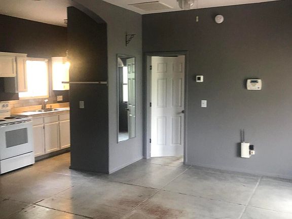 3rd image of 2801 S Paradise Mountain Rd
