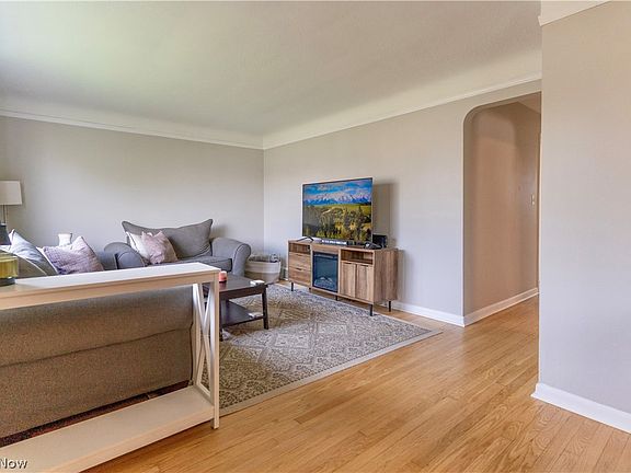 2nd image of 3003 Park Dr