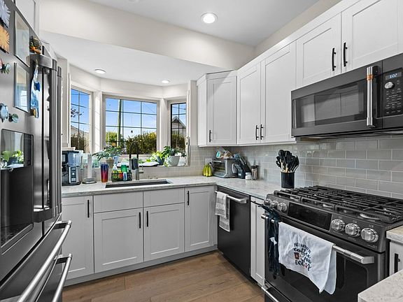 4th image of 3295 Clement Rd