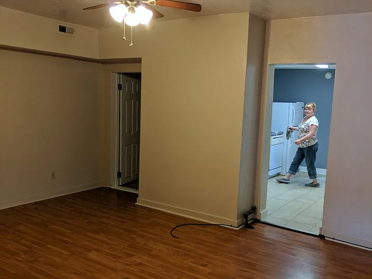 Cozy 2 Bedroom Apartment with Backyard Patio and Central Air Conditioning in South Side, Pittsbur... — Photo 16