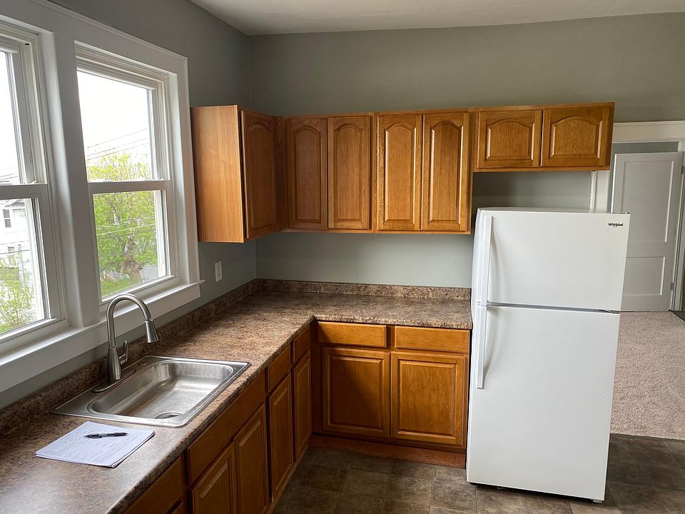 1st image of 82 Oswego St Floor 2