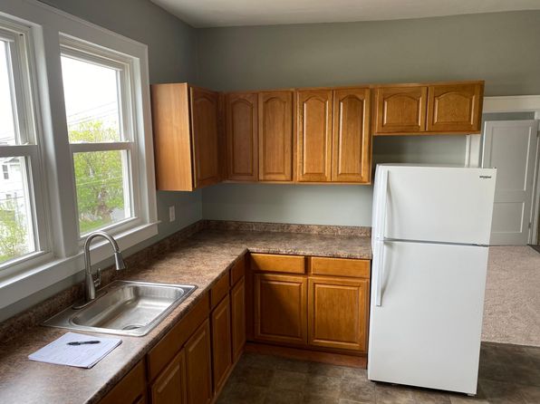 82 Oswego St Floor 2