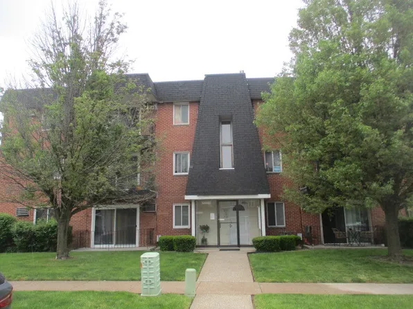 12850 Crestbrook Ct APT 4, Crestwood, IL 60418