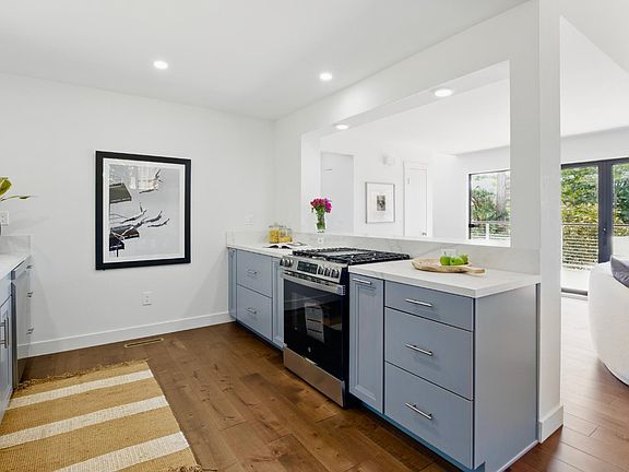 5th image of 308 Sheffield Avenue