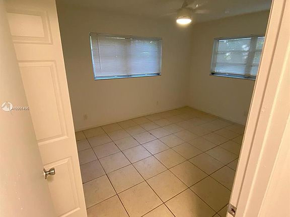 4th image of 2525 Polk St APT 101