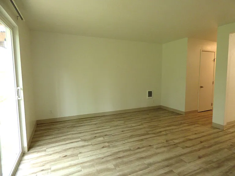 4116 Lancaster Dr NE — Photo 9