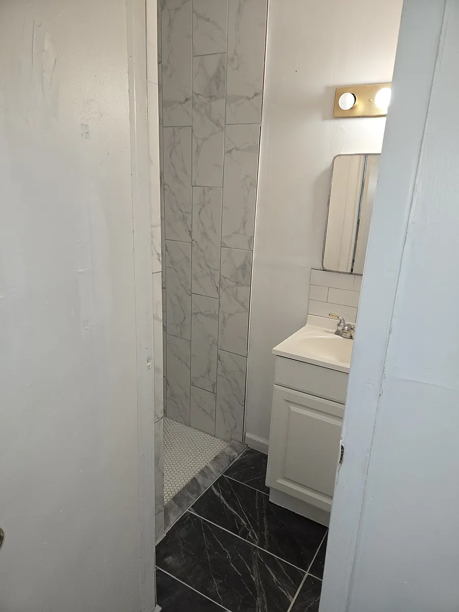 Building Photo - 7022 Surrey Dr #1