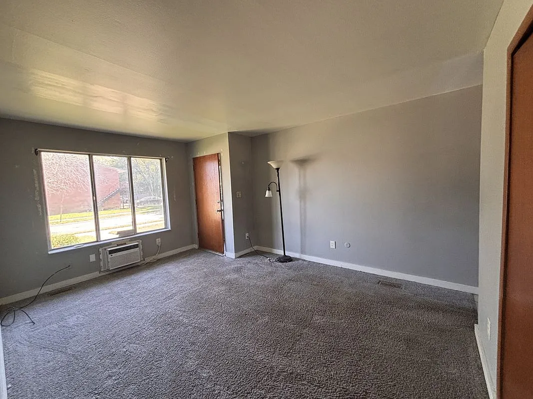 1 bed, 1.0 bath, 800 sqft, $875 — Photo 3