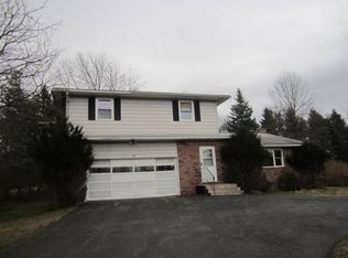 34 Maple Dr, Lansing, NY 14882