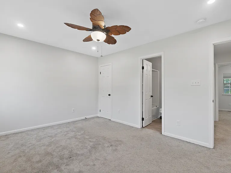 945 Captains Ct — Photo 23