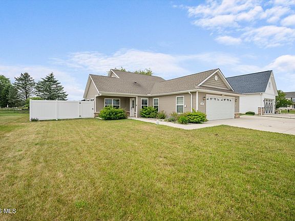 2nd image of 13 Cascade Ln