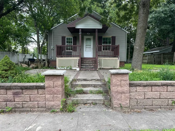 1927 23rd St, Des Moines, IA 50310