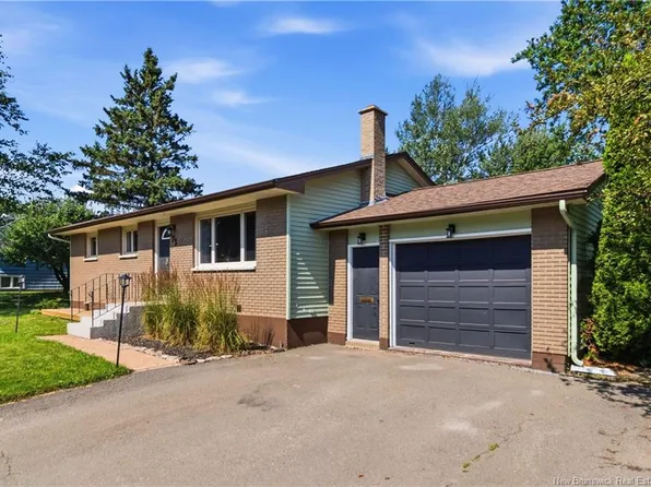 73 Laurelle Ave, Moncton, NB E1G 1G2
