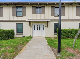 548 Plaza Seville Ct APT 89, Treasure Island, FL 33706