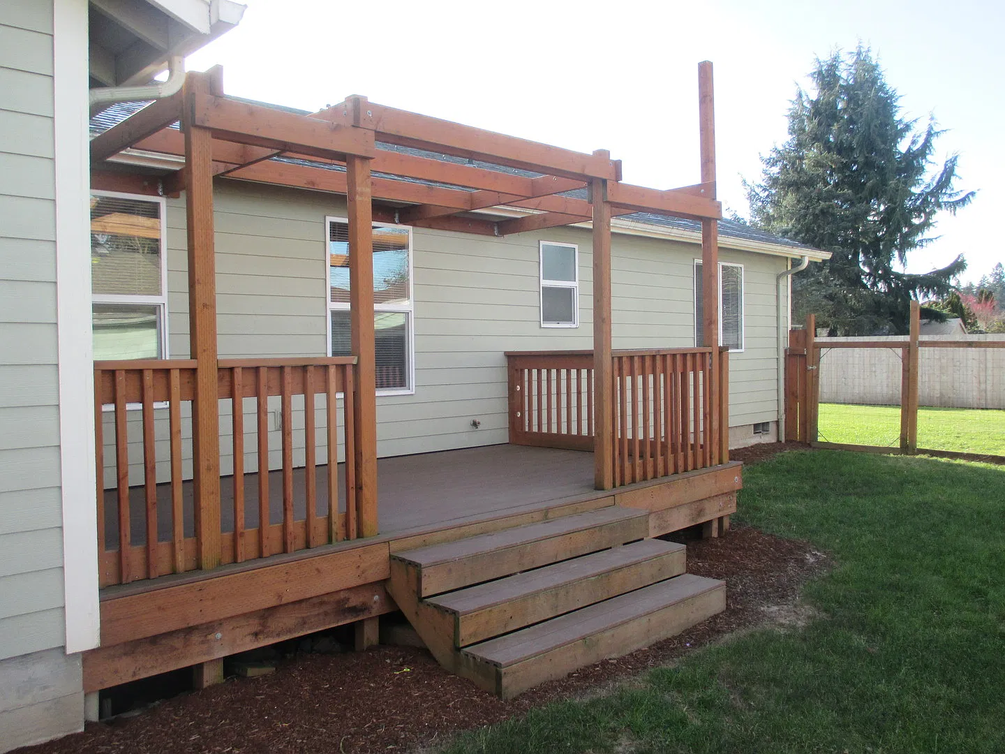 Nice 3 bedroom w/ Huge Yard — Photo 4