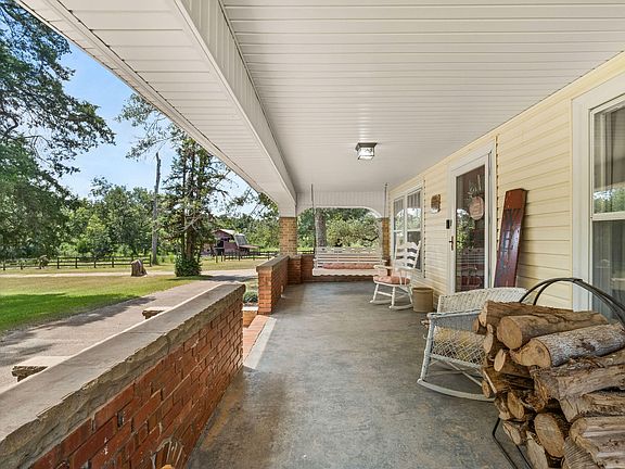 4th image of 125 Lee Nichols Rd