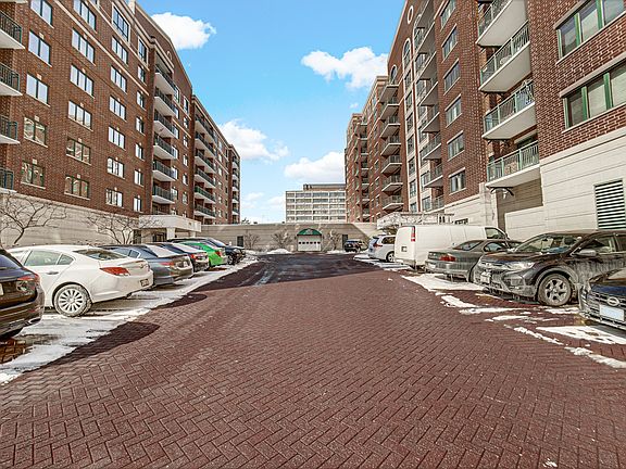 2nd image of 750 Pearson St APT 302