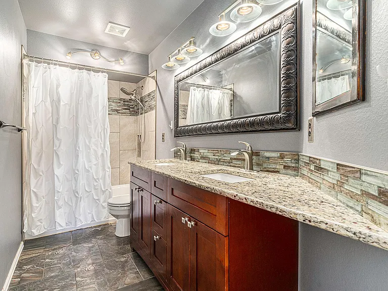 8219 Radcliff Dr — Photo 29