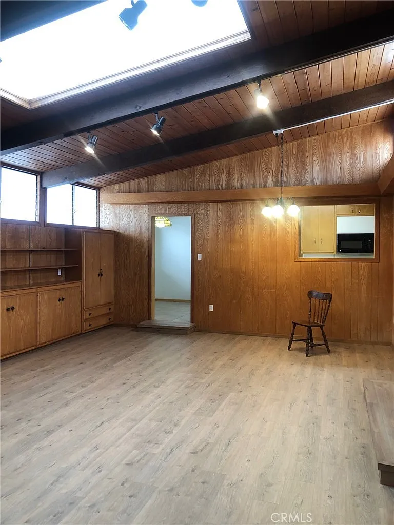 5 bed, 2963 sqft, $5,500 — Photo 4