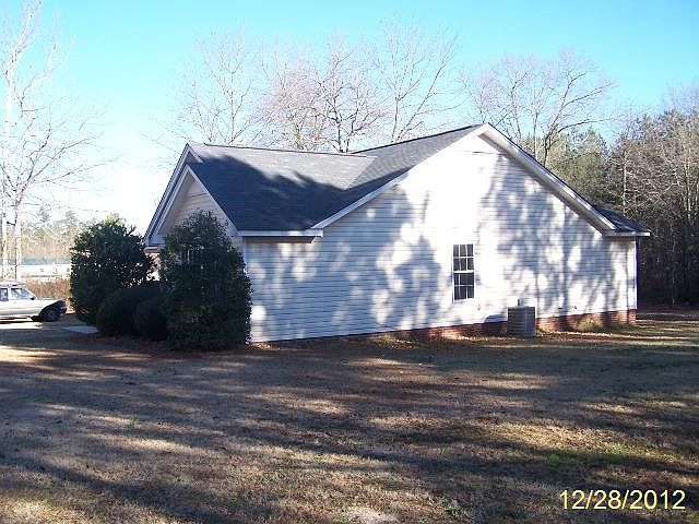 2nd image of 979 Miles Rd