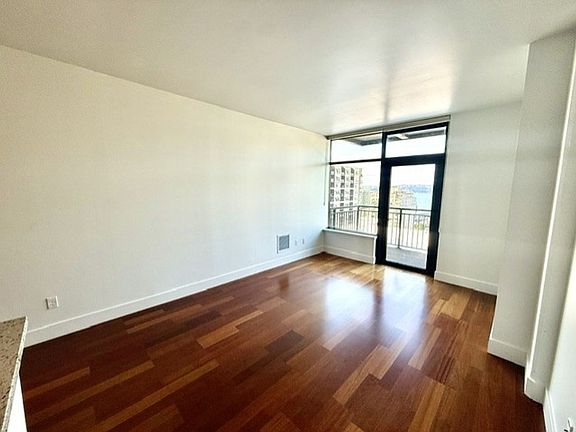 5th image of 2911 2nd Ave Unit 907
