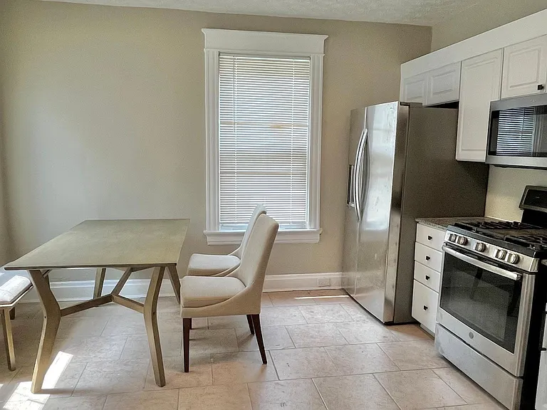 3924 Lindley Ave — Photo 4